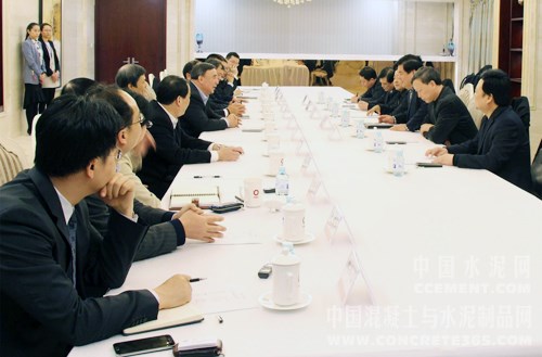 宋志平与秦皇岛市委副书记、市长张瑞书会晤