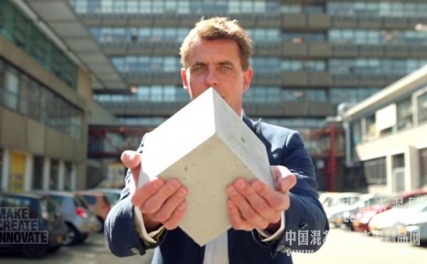 荷兰一名科学家发明具有自我修复功能的混凝土