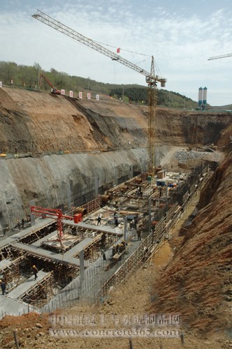 吉林中部城市引水工程冯家岭枢纽工程隧洞全部贯通