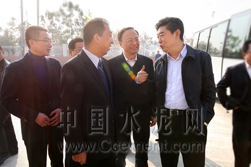 安徽省委常委、组织部长邓向阳到亳州海创新材料公司调研