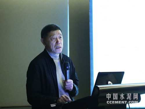 中国耐火材料行业协会副会长兼秘书长徐殿利