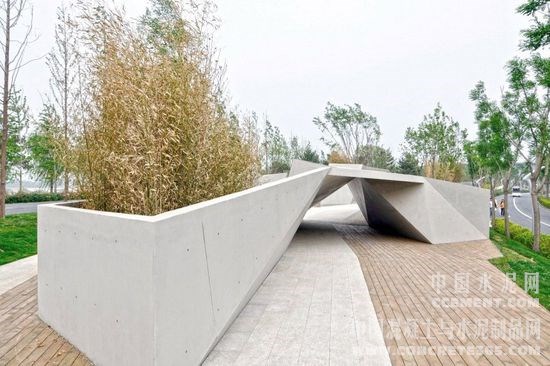 北京混凝土凹陷花园 一个多维空间中的游戏